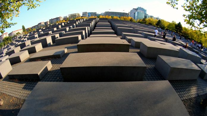 Holocaust-minnesmerket i Berlin (2018).
