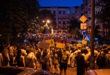 Ukrainske antikorrupsjonsaktivister: – Vi utkjemper to kamper samtidig