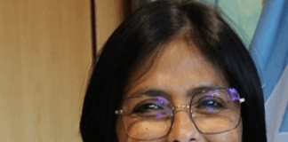 Venezuelas midlertidige president strekker ut hånd til USA – Trump sier han har kontroll