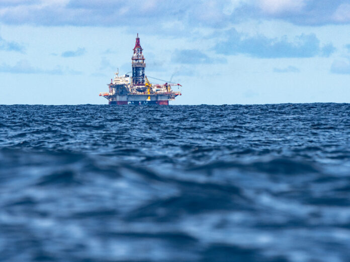 Oil_platform_in_Campos_oil_field